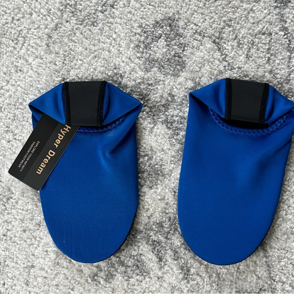 NWT Big boys water shoes